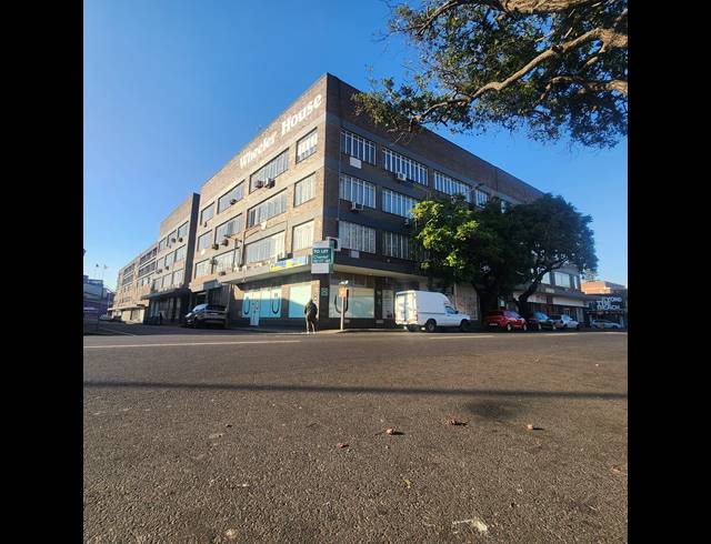 696M² SHOWROOM TO LET IN WINDERMERE